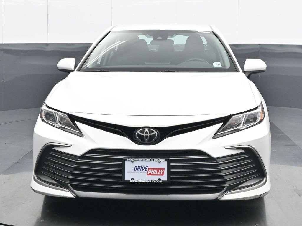 Used 2022 Toyota Camry LE image 1