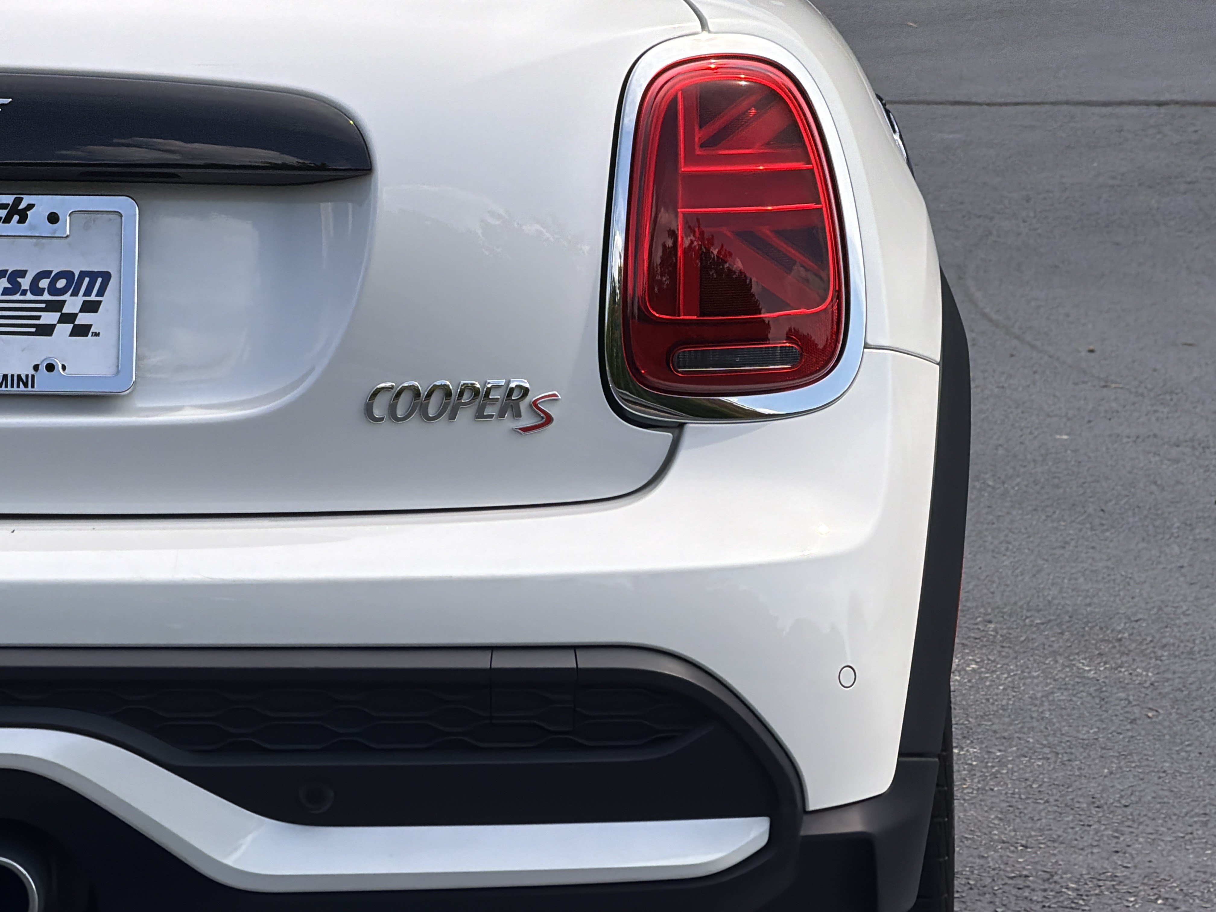 Certified 2024 MINI Cooper S FWD image 23