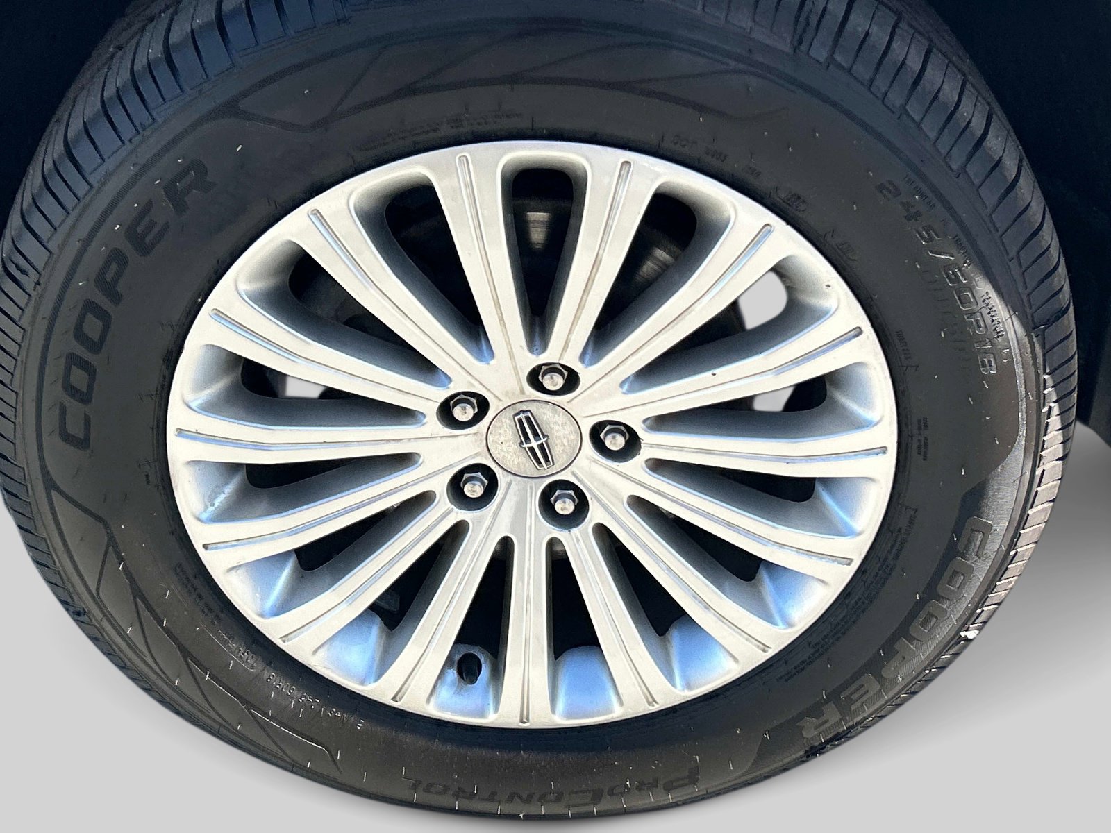 Used 2013 Lincoln MKX FWD image 9