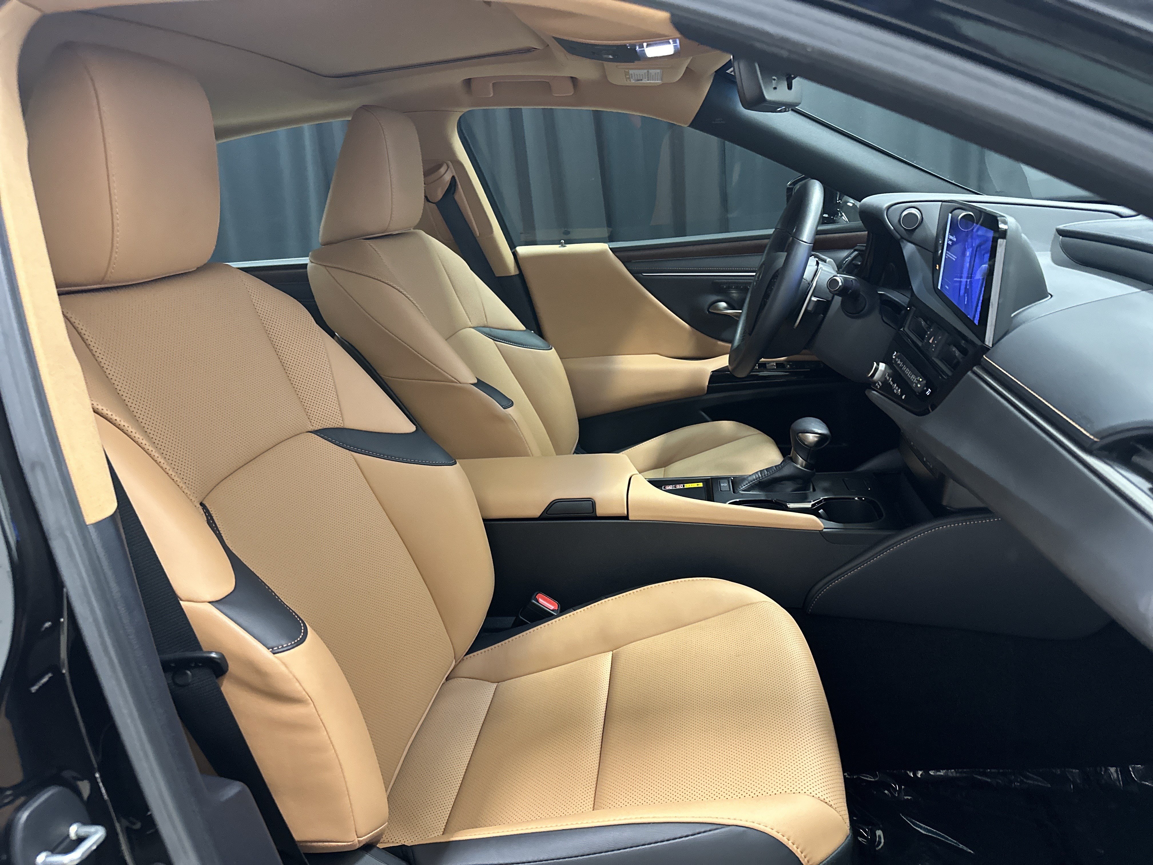 Certified 2025 Lexus ES 350 w/ Premium Package FWD image 33