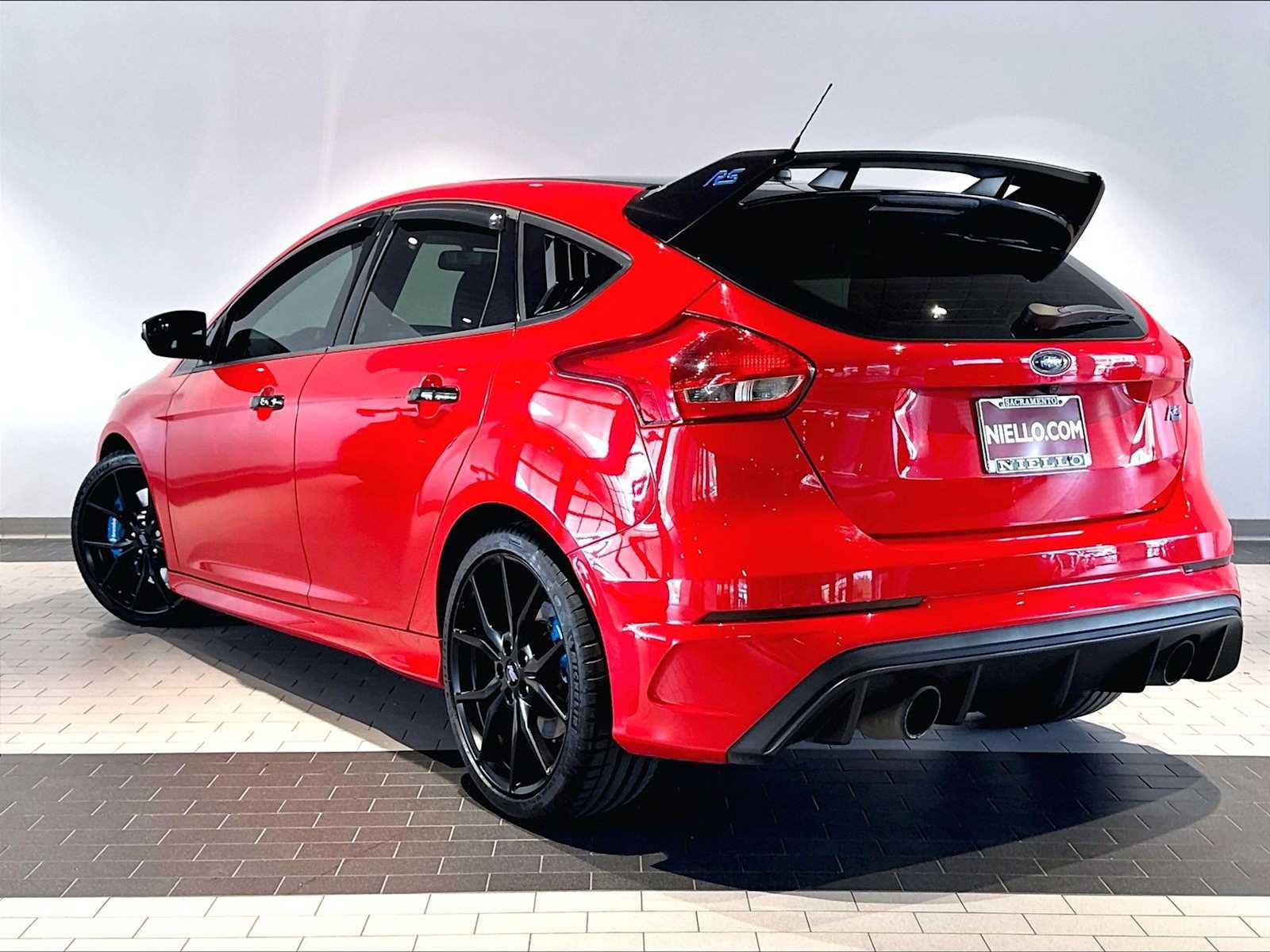 Used 2018 Ford Focus RS AWD/4WD image 3