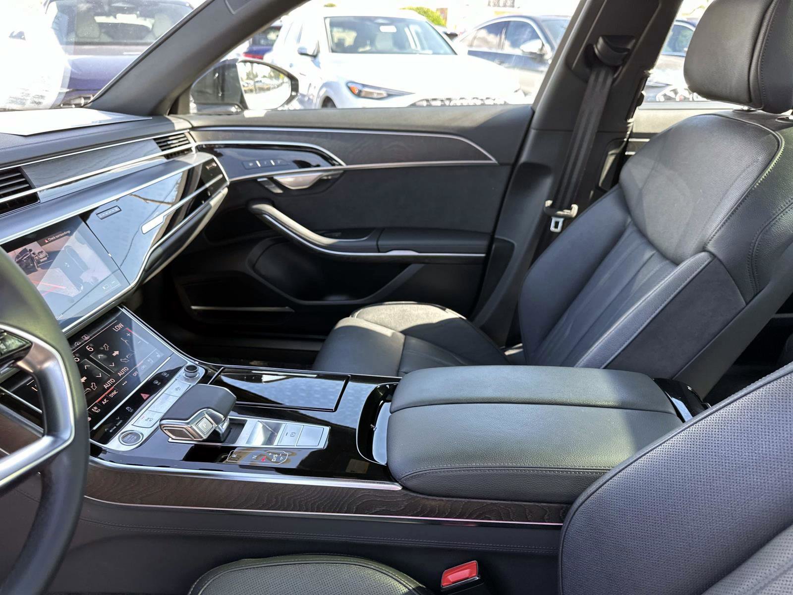 Used 2022 Audi A8 L 3.0T w/ Executive Package image 22