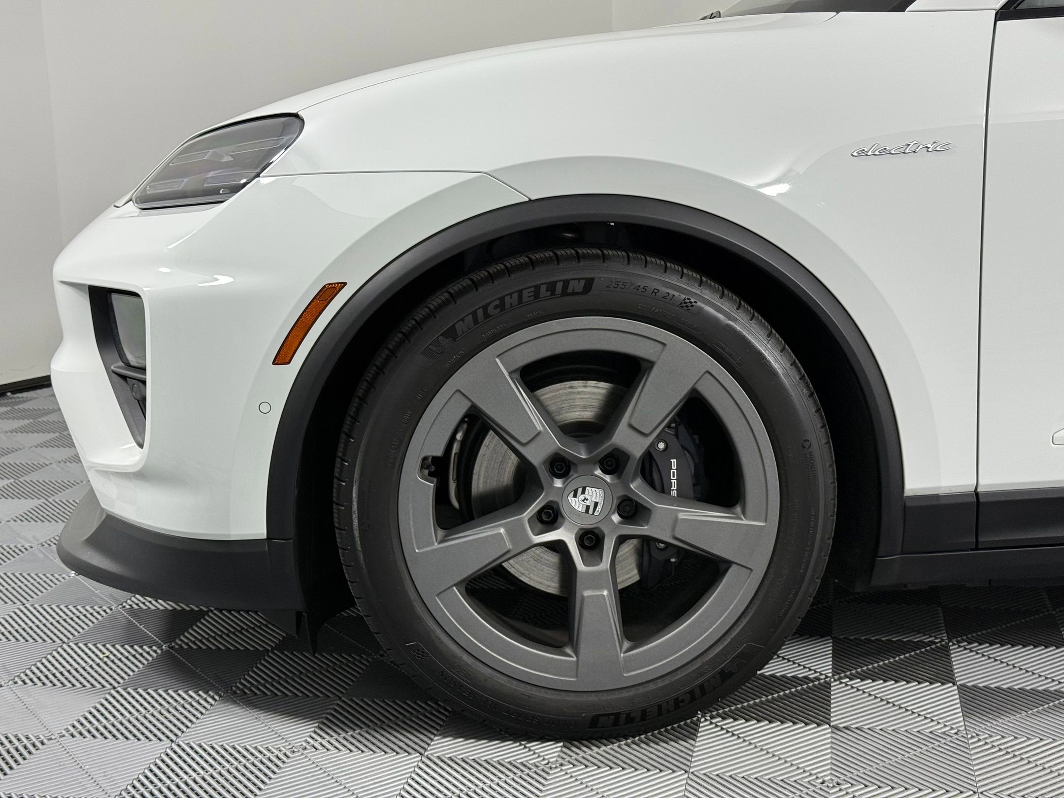 New 2025 Porsche Macan Electric image 12