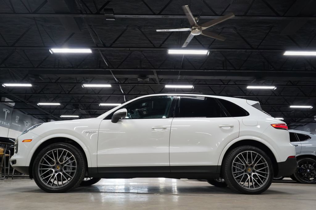 Used 2019 Porsche Cayenne E-Hybrid AWD/4WD image 2