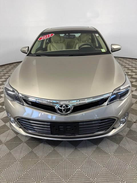 Used 2015 Toyota Avalon Limited FWD image 2
