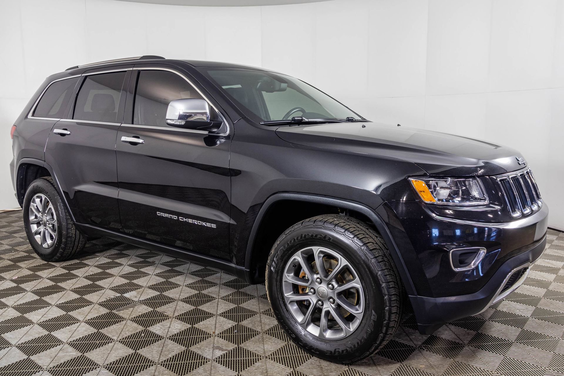 Used 2015 Jeep Grand Cherokee Limited image 14