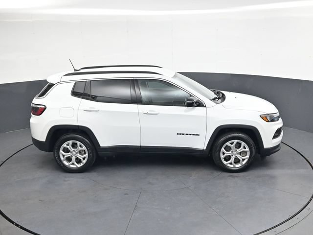 Used 2024 Jeep Compass Latitude AWD/4WD image 24