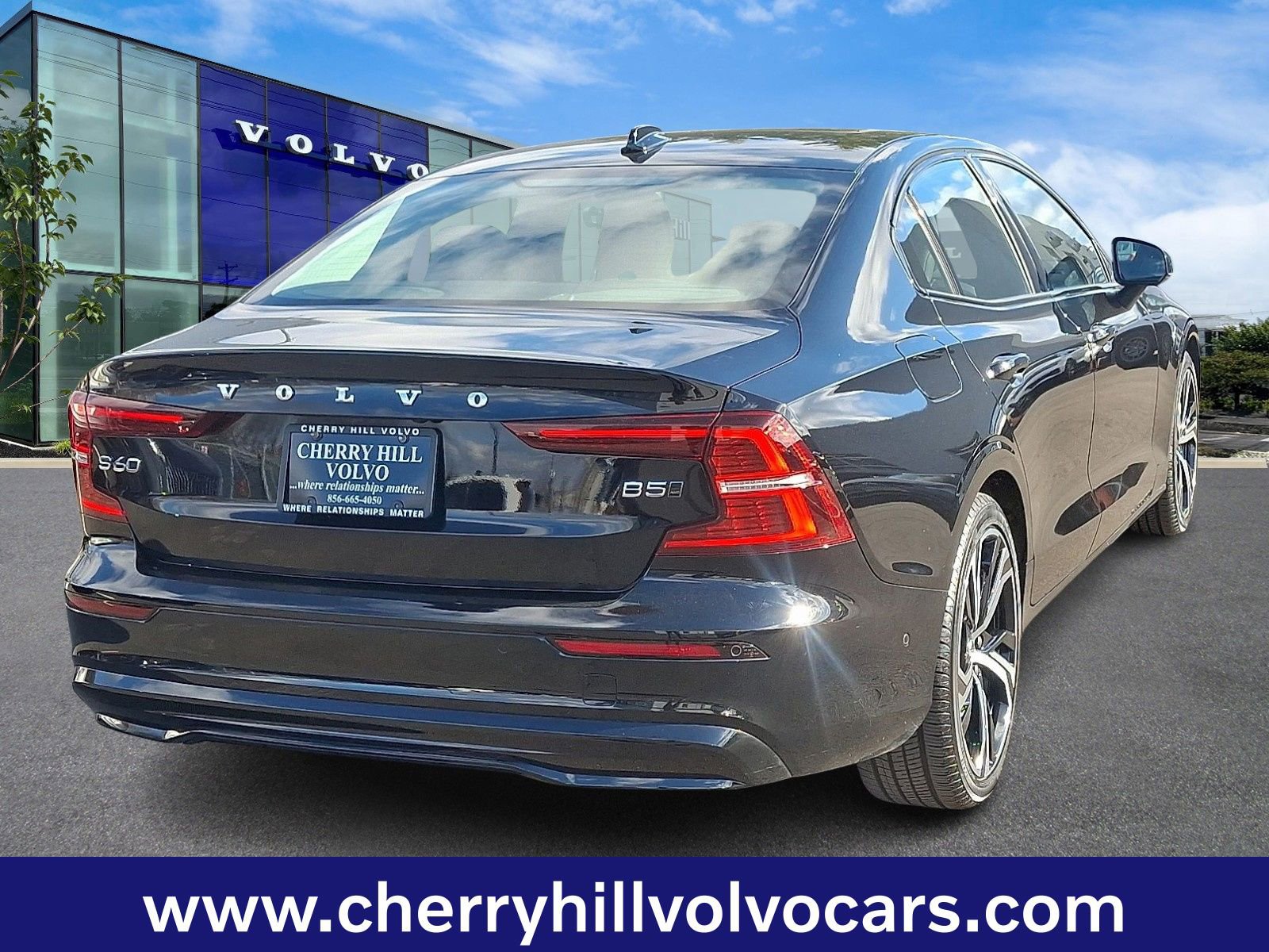 Certified 2023 Volvo S60 B5 Plus w/ Climate Package image 7