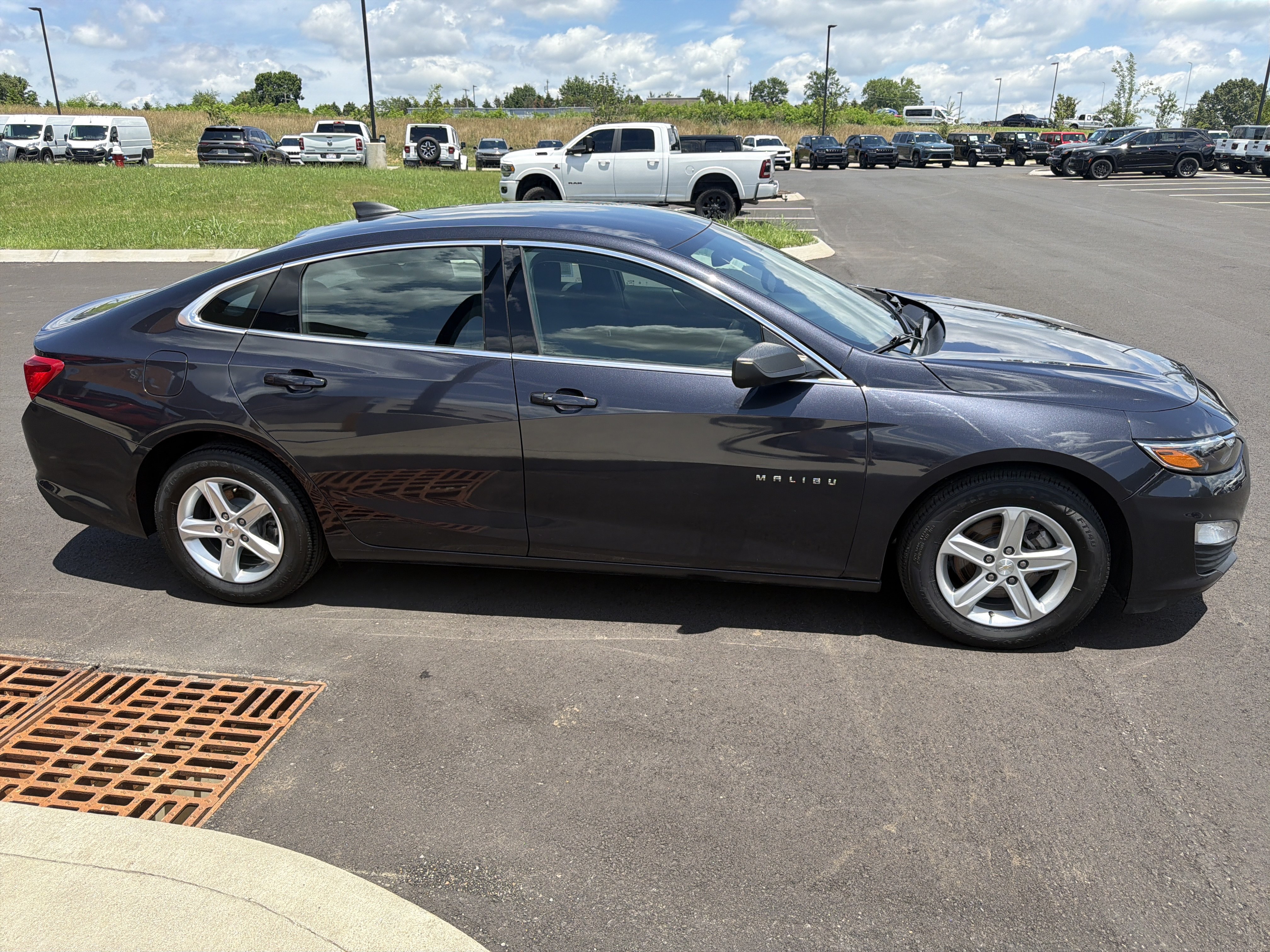Used 2023 Chevrolet Malibu LS FWD image 9