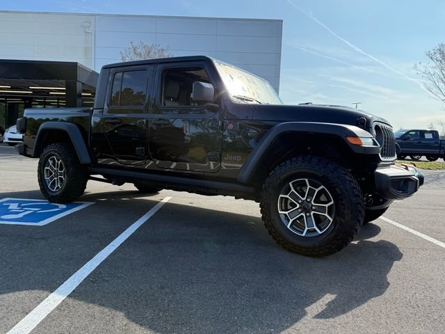 Used 2024 Jeep Gladiator Mojave w/ Safety Group image 13