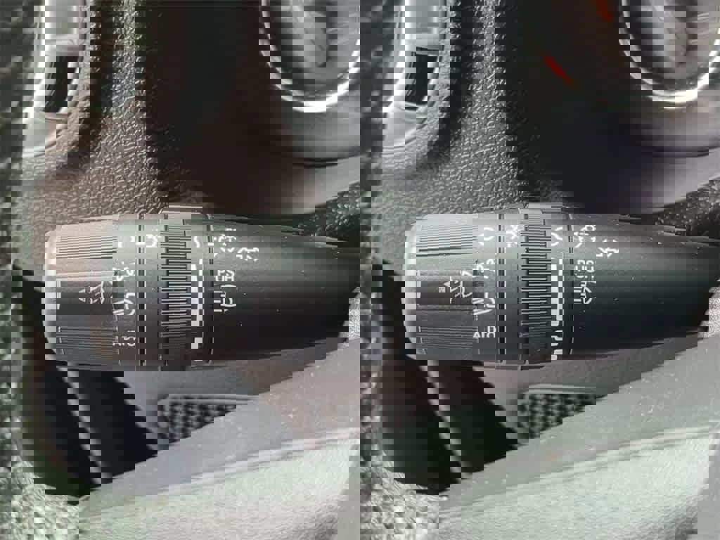 Used 2017 Jeep Wrangler Unlimited Sahara w/ Connectivity Group image 26