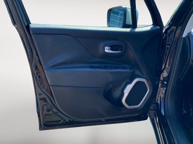 Used 2016 Jeep Renegade Limited w/ Safety & Security Group FWD image 16