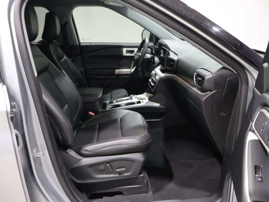 Used 2022 Ford Explorer XLT AWD/4WD image 22