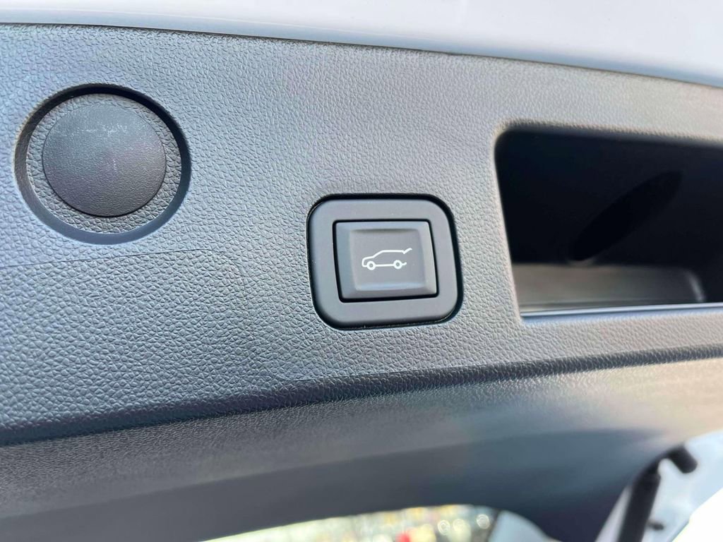 New 2026 GMC Terrain Denali w/ LPO, Floor Liner Package image 18