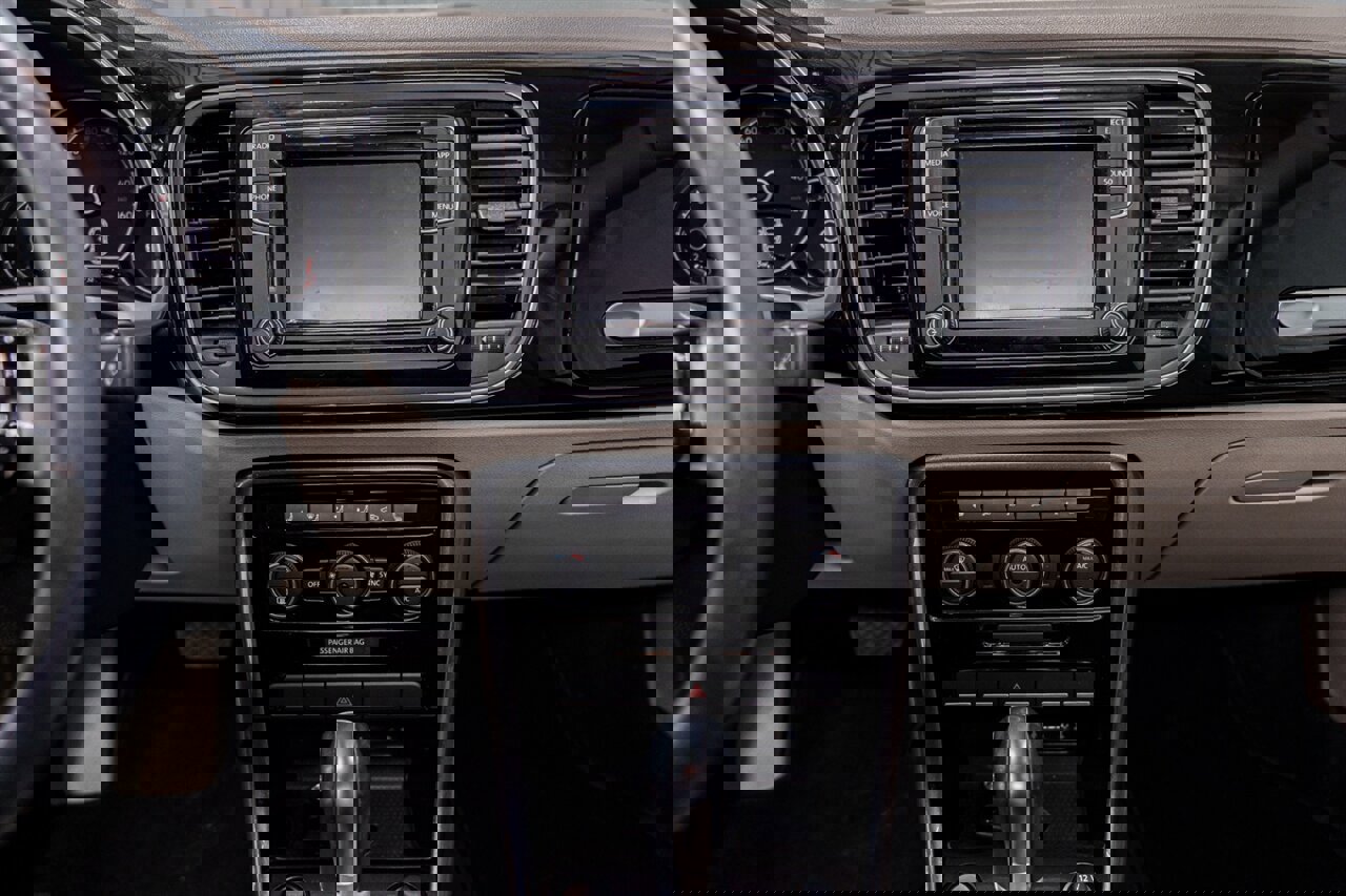 Used 2018 Volkswagen Beetle 2.0T SE image 14