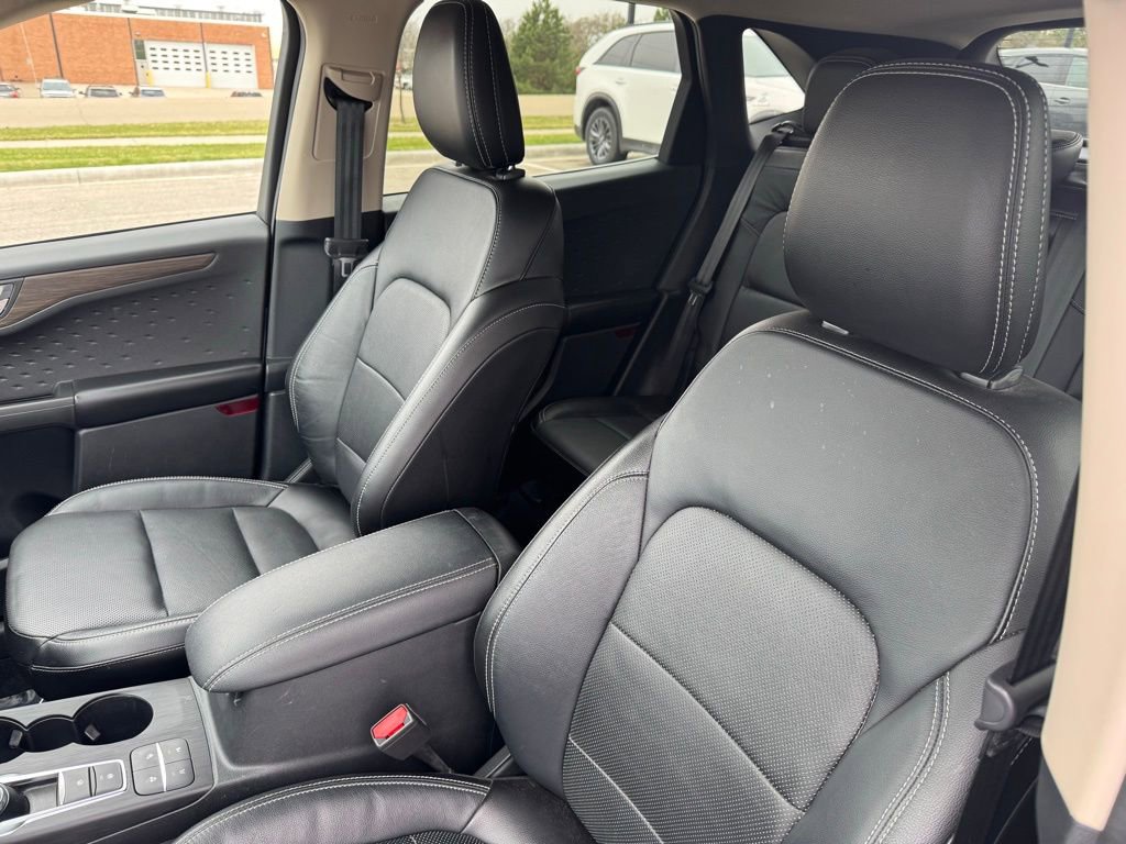 Used 2020 Ford Escape Titanium AWD/4WD image 6