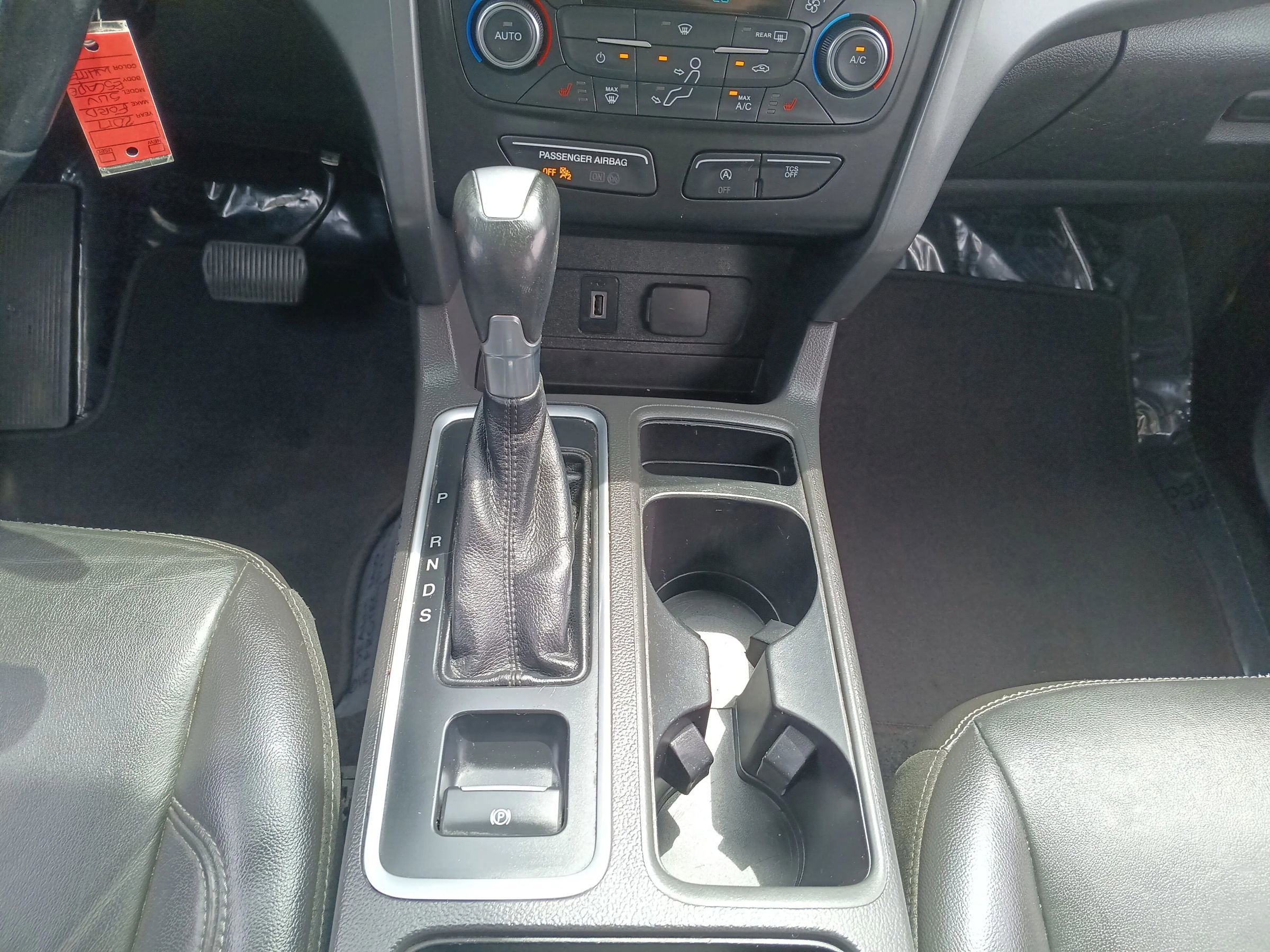 Used 2017 Ford Escape SE w/ SE Leather Comfort Package image 24