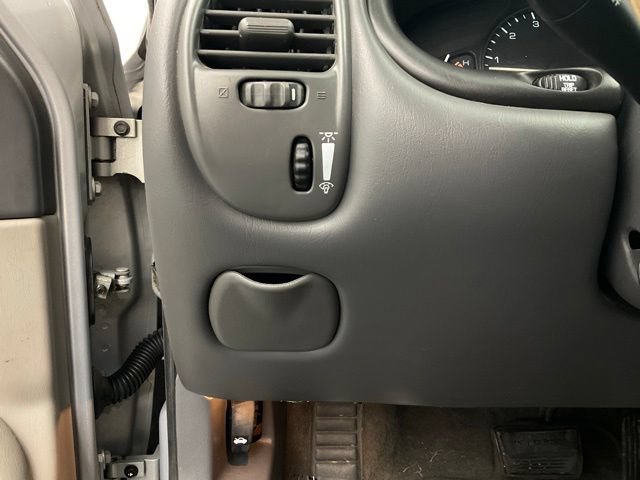 Used 1999 Oldsmobile Alero GL w/ Ashtray & Lighter Pkg FWD image 14