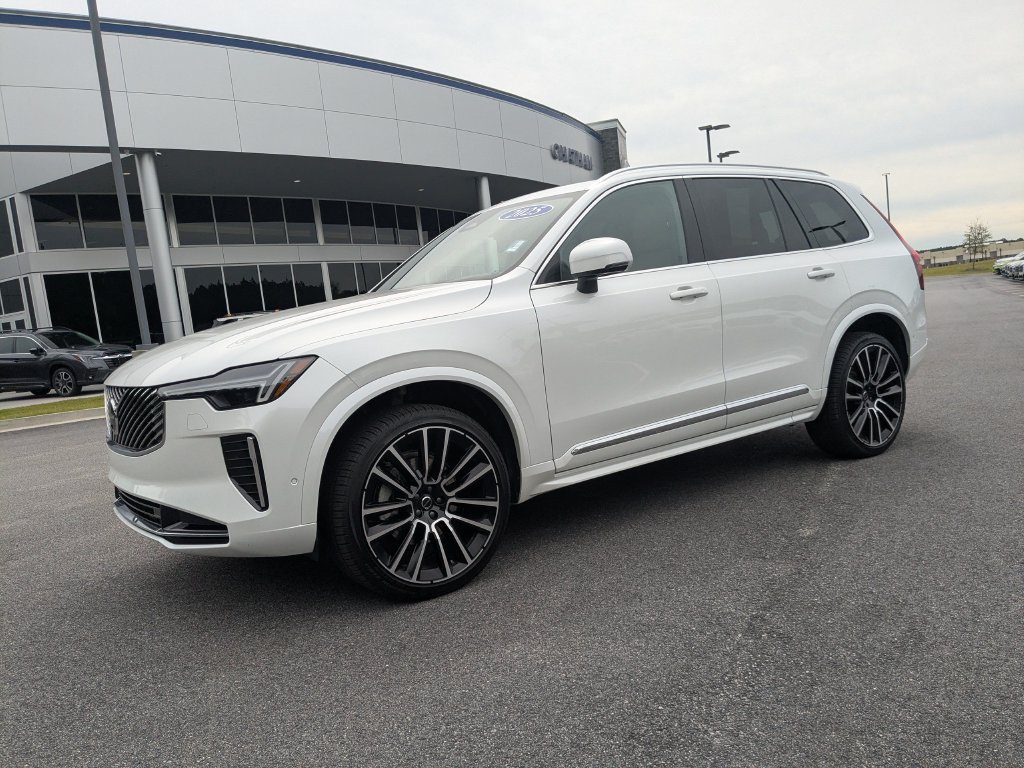 Used 2025 Volvo XC90 B6 Ultra AWD/4WD image 8