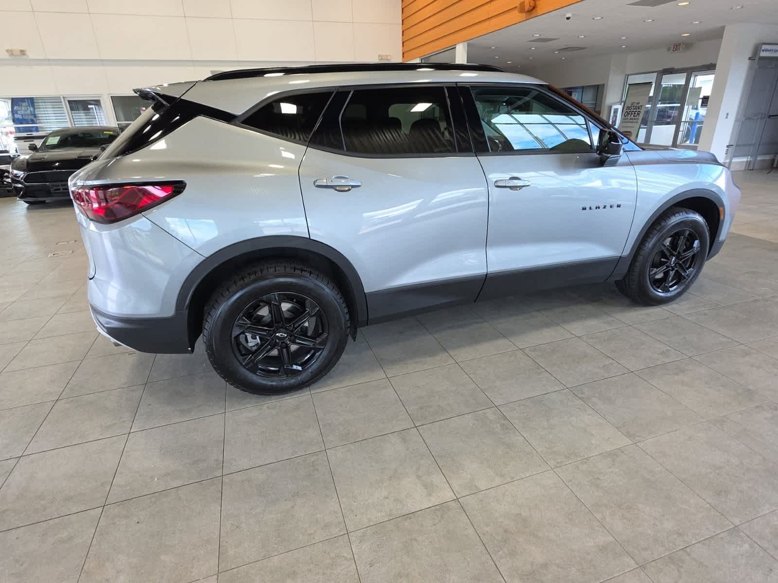Used 2024 Chevrolet Blazer LT w/ Convenience Package FWD image 6