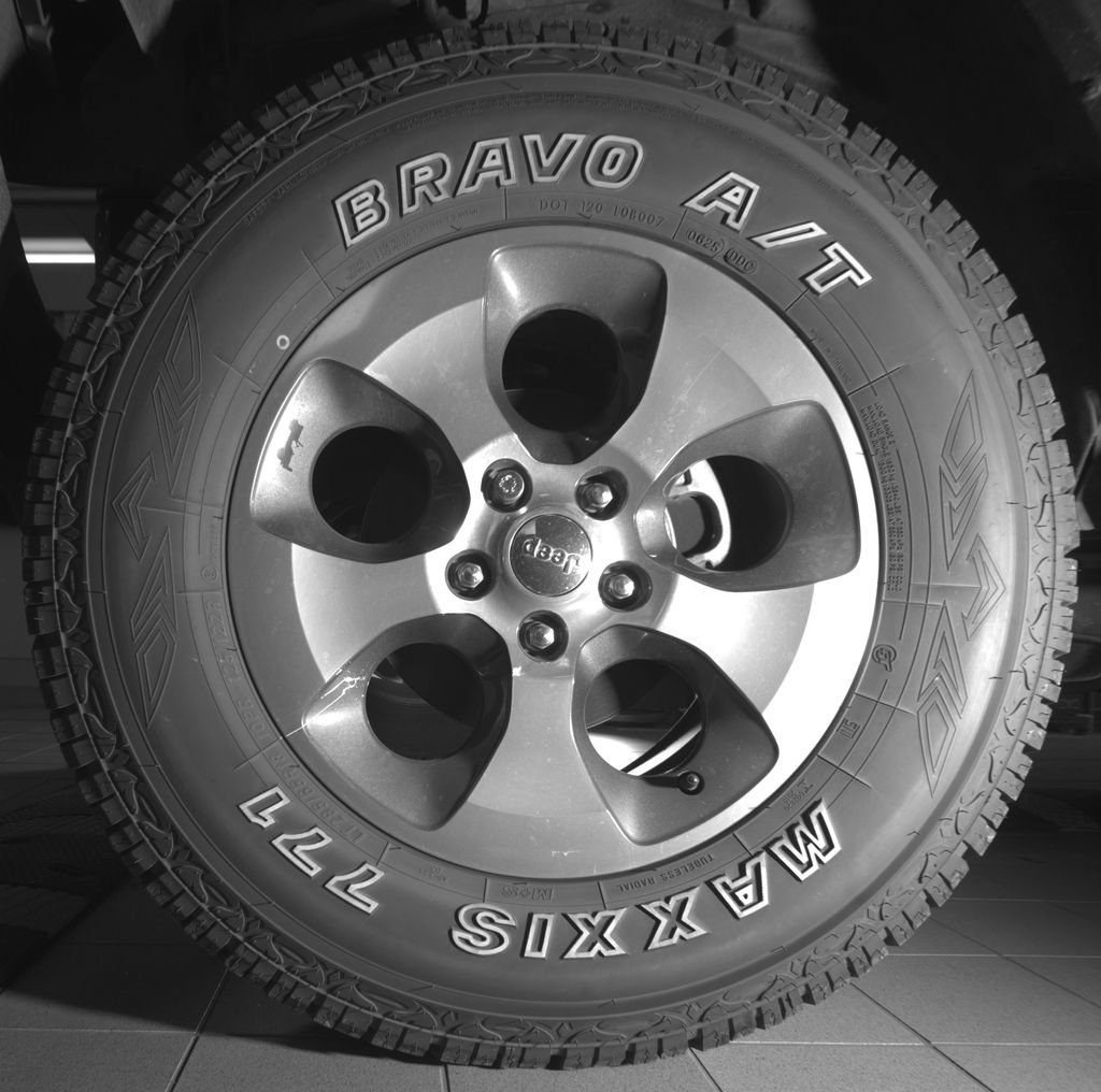 Used 2018 Jeep Wrangler Sahara w/ Connectivity Group AWD/4WD image 17