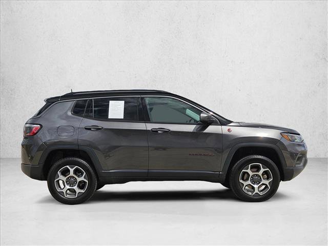 Used 2022 Jeep Compass Trailhawk image 4