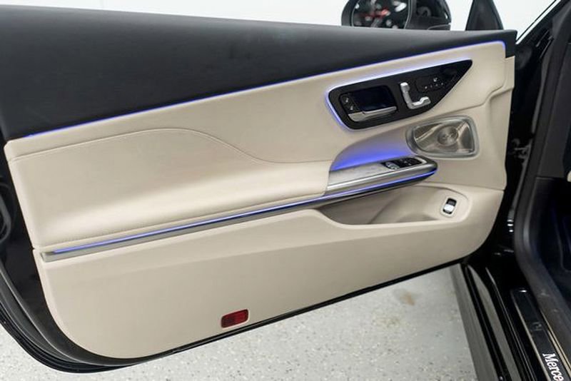 Used 2025 Mercedes-Benz CLE 300 4MATIC Coupe image 13