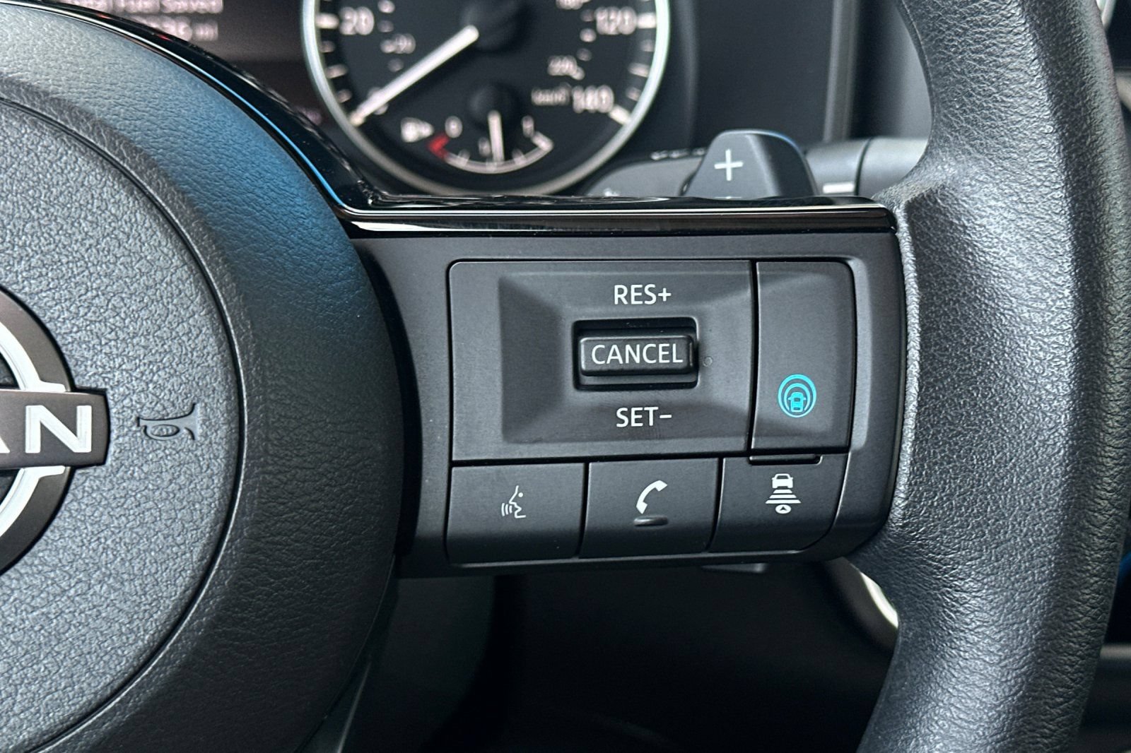 Used 2023 Nissan Rogue SV FWD image 35