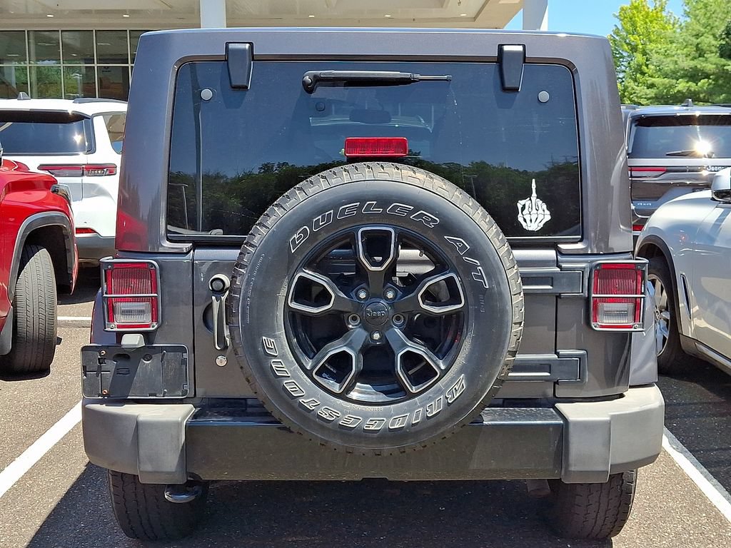 Used 2018 Jeep Wrangler Unlimited Sahara AWD/4WD image 5