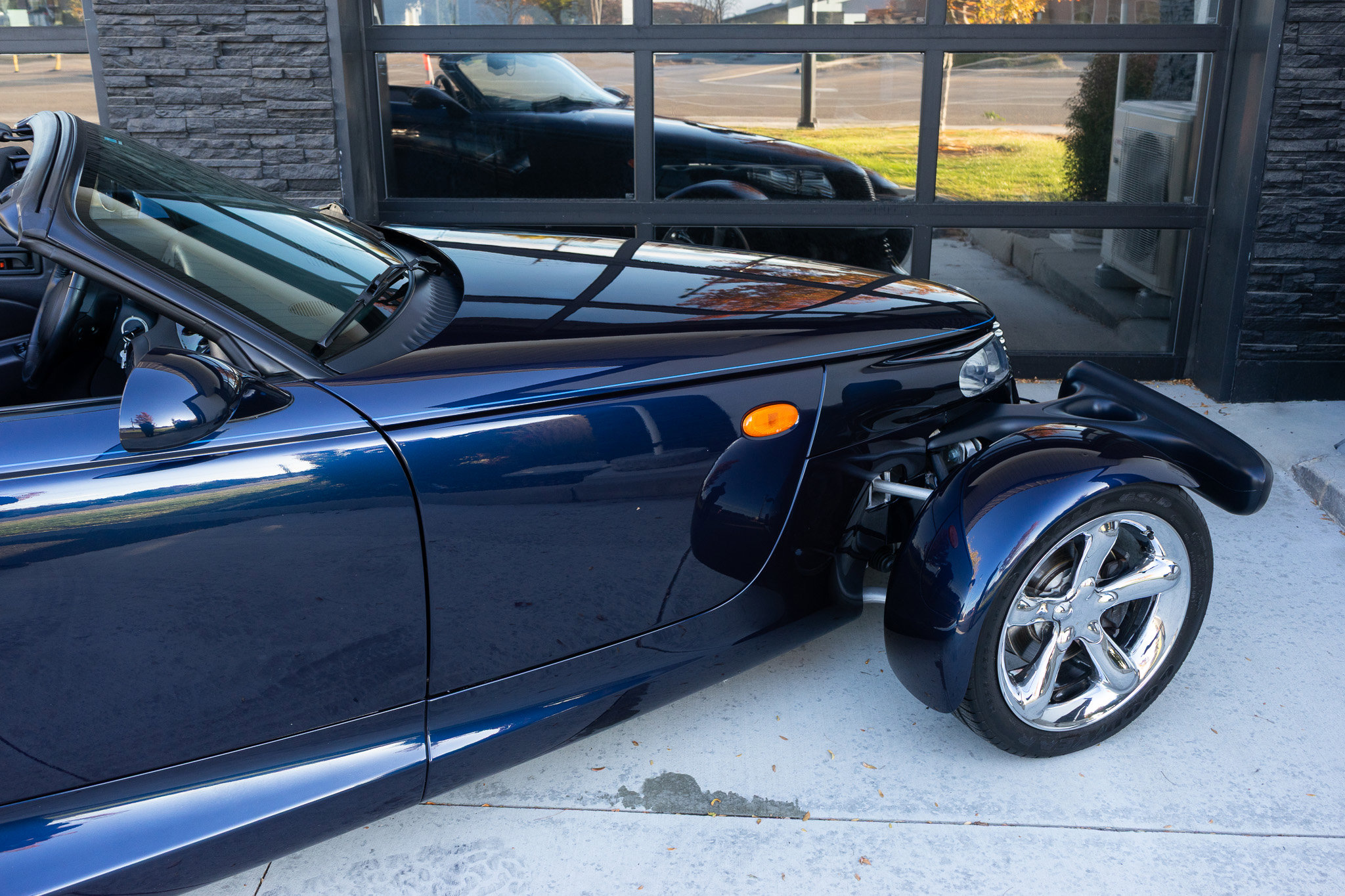 Used 2001 Chrysler Prowler image 14