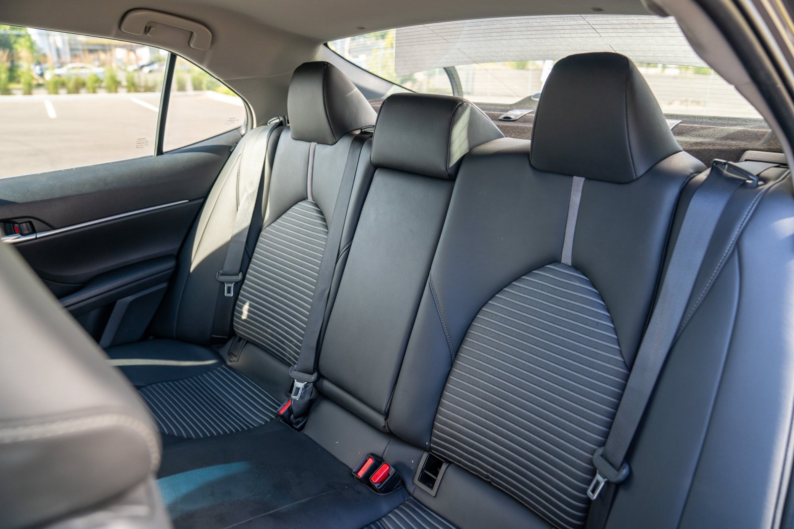 Used 2018 Toyota Camry SE w/ Convenience Package FWD image 20
