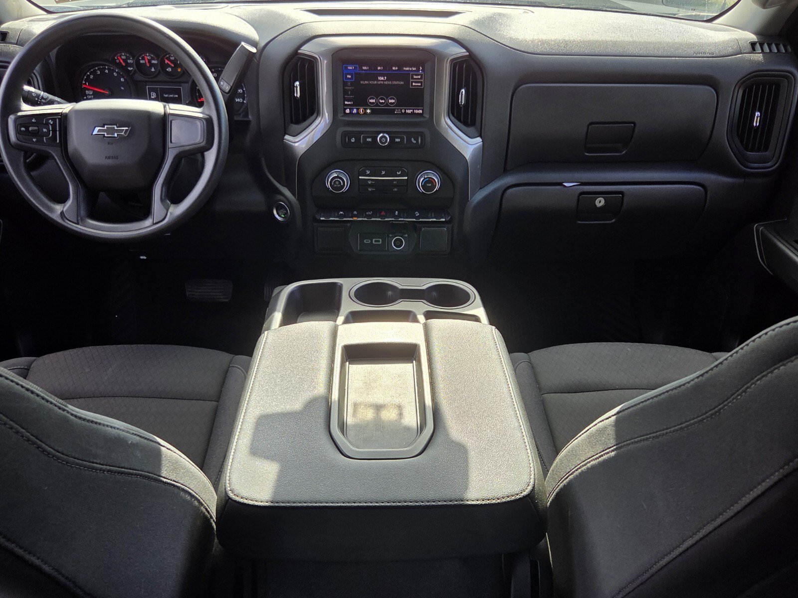 Used 2025 Chevrolet Silverado 1500 Custom Trail Boss w/ Dark Appearance Package AWD/4WD image 12