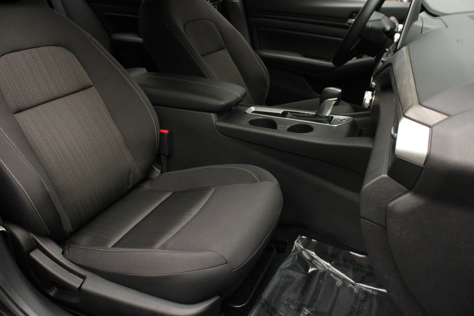 Used 2025 Nissan Altima 2.5 SV FWD image 28