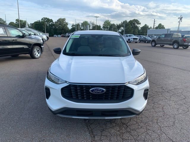 Used 2025 Ford Escape Active FWD image 2