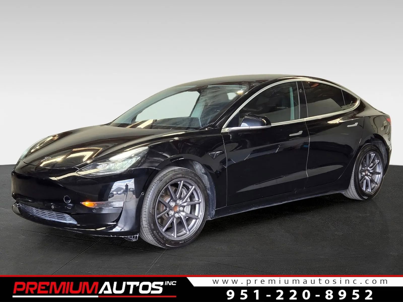 Used 2020 Tesla Model 3 Standard Range Plus RWD image 1
