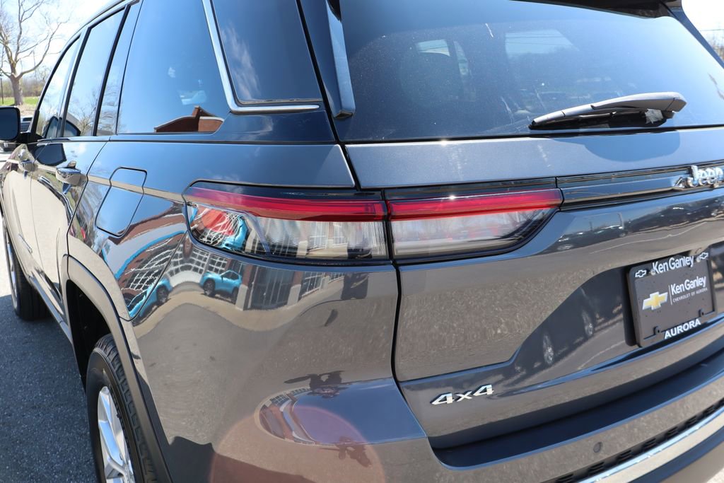 Used 2023 Jeep Grand Cherokee Limited image 30
