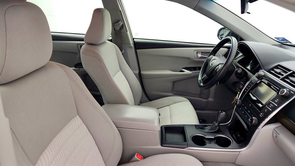 Used 2015 Toyota Camry LE FWD image 23