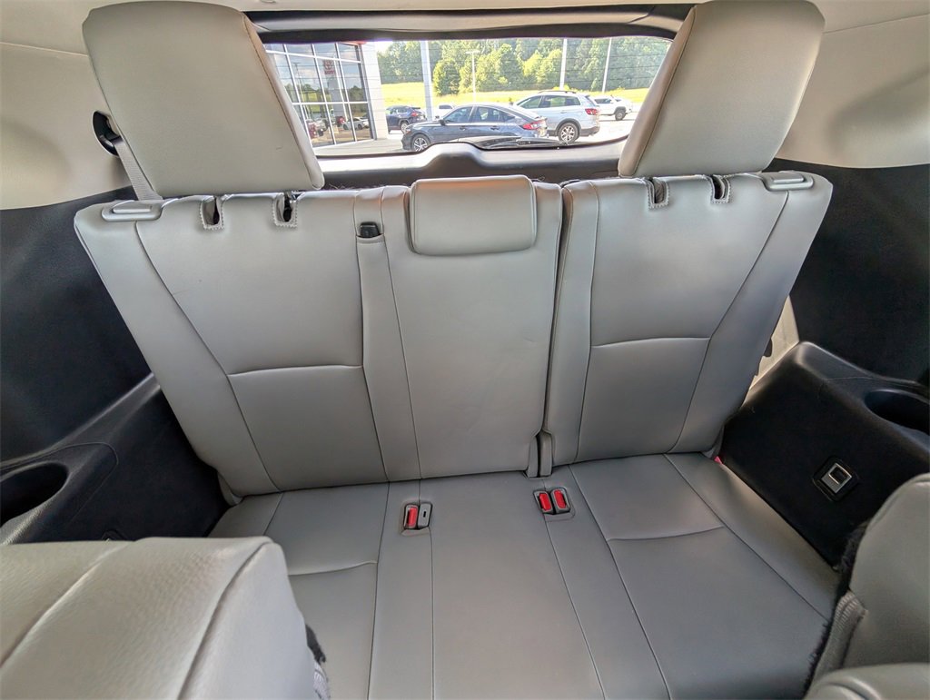 Used 2021 Toyota Highlander XLE image 30