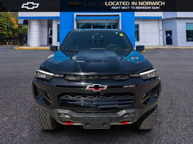 Certified 2025 Chevrolet Colorado ZR2 w/ Midnight Edition AWD/4WD image 2