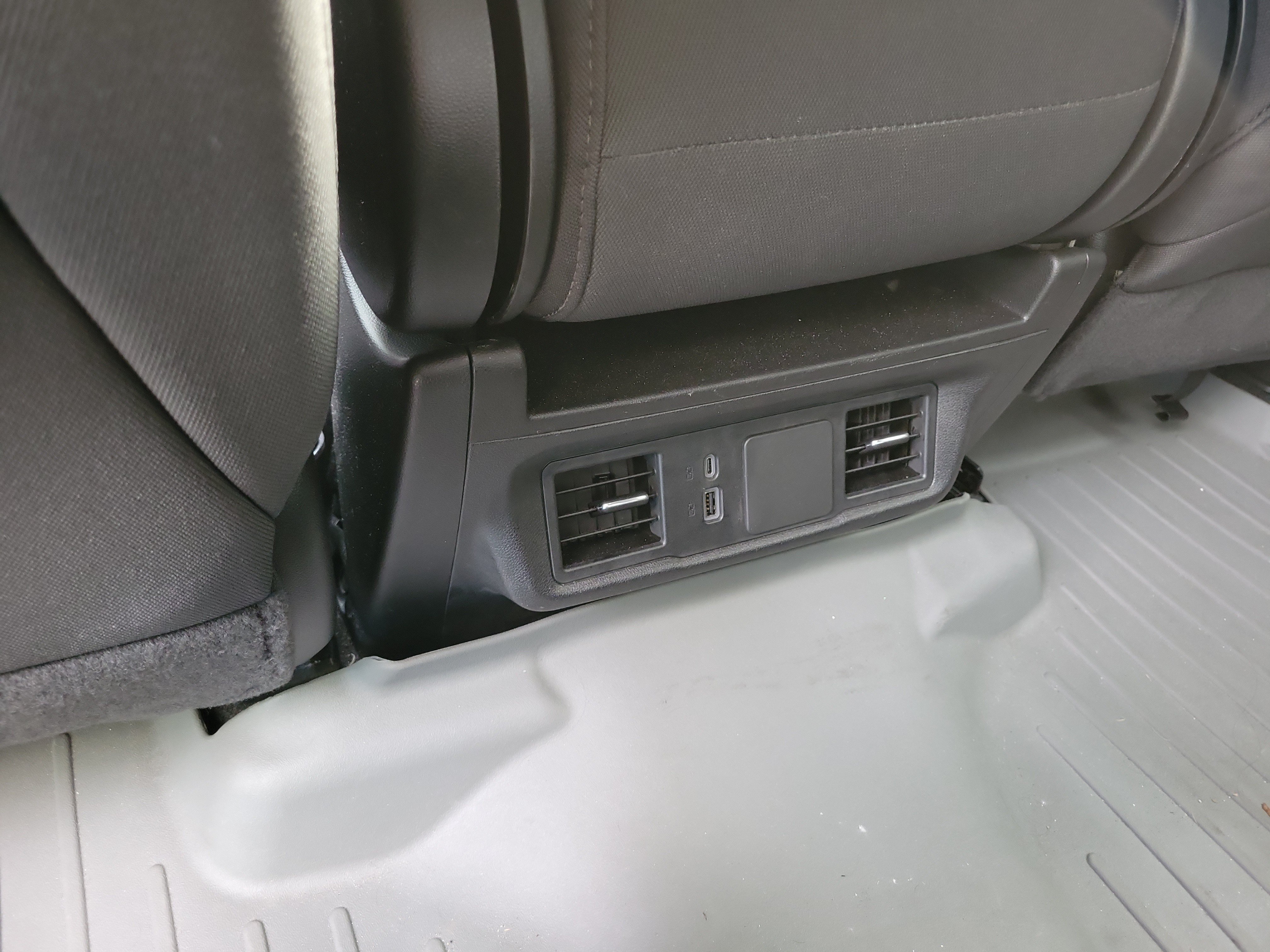 Used 2024 Chevrolet Silverado 1500 Custom w/ Turbomax Blackout Package RWD image 11