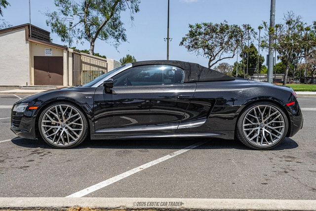 Used 2014 Audi R8 V10 w/ Full Leather Package AWD/4WD image 17