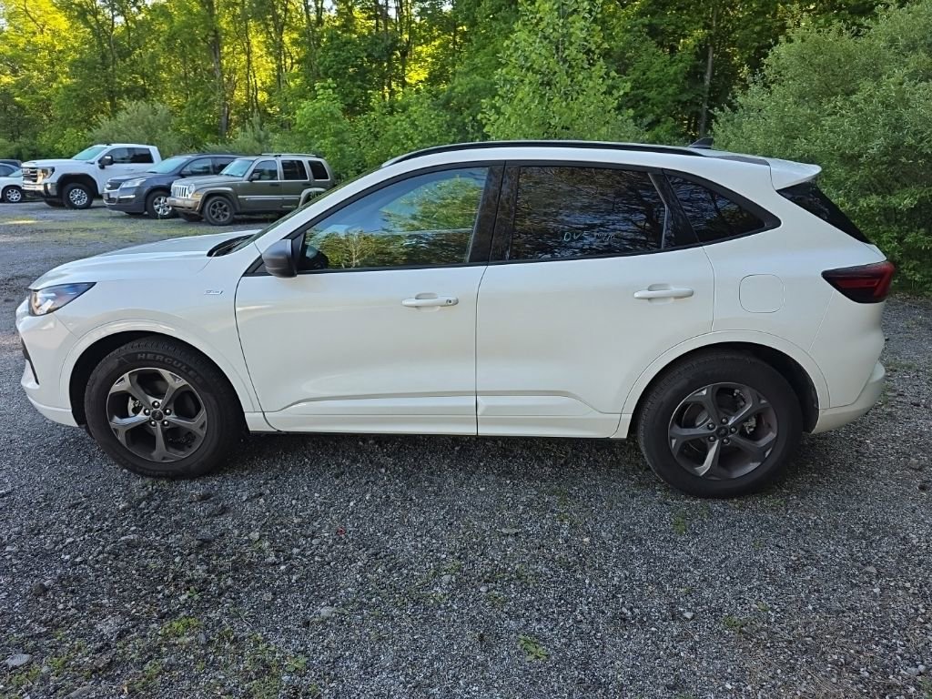 Used 2024 Ford Escape ST-Line w/ Tech Pack #1 AWD/4WD image 7