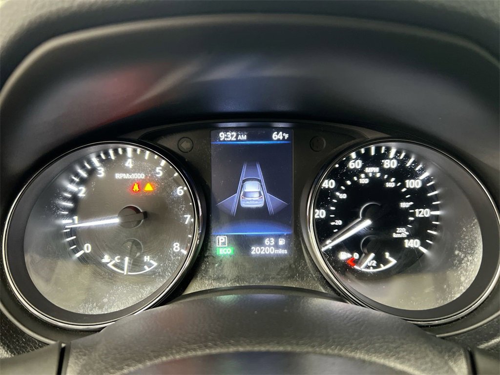 Used 2020 Nissan Rogue SV image 11