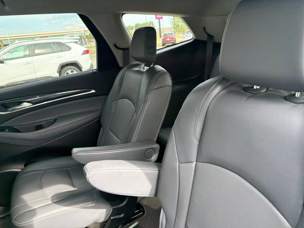 Used 2018 Buick Enclave Premium AWD/4WD image 13