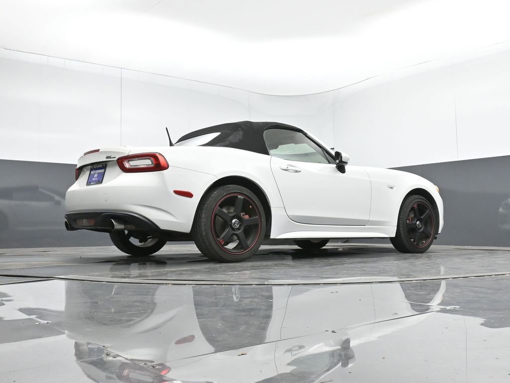 Used 2019 FIAT 124 Spider Classica w/ Technology Group image 40