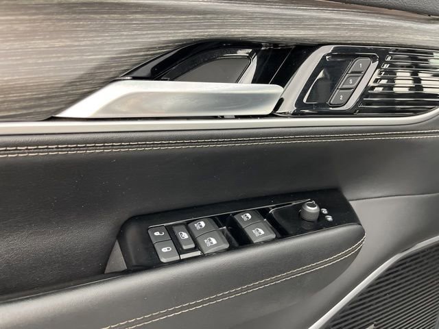 Used 2024 Jeep Wagoneer Series II w/ Flexible Seating Group image 31