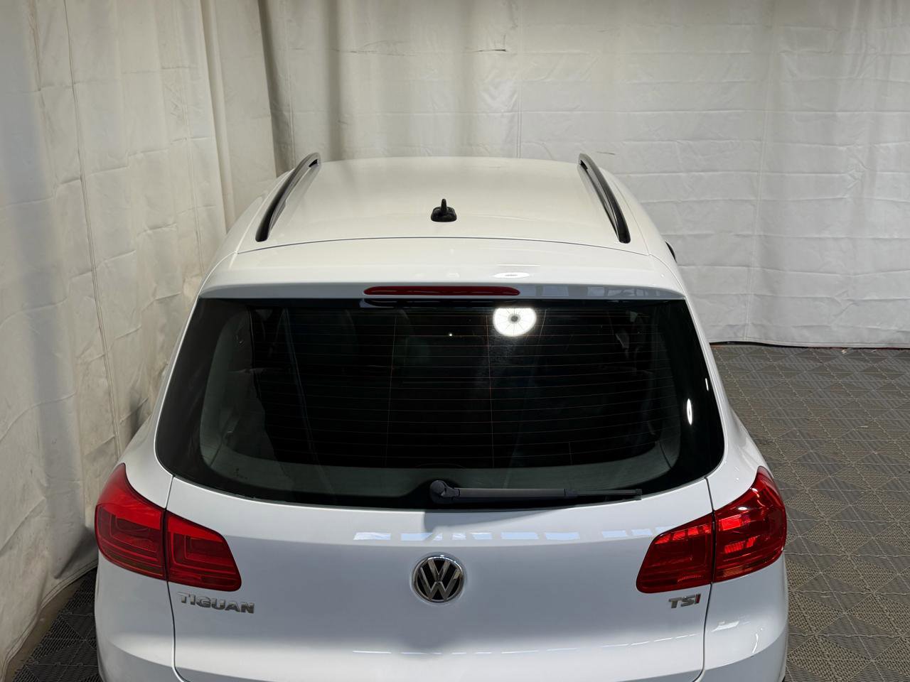 Used 2017 Volkswagen Tiguan S FWD image 7