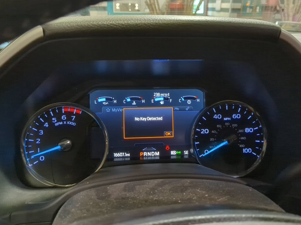 Used 2022 Ford F250 Lariat w/ Lariat Ultimate Package AWD/4WD image 13
