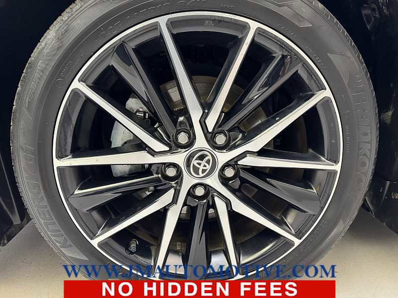 Used 2023 Toyota Camry SE w/ Blackout Package (TMS) image 9