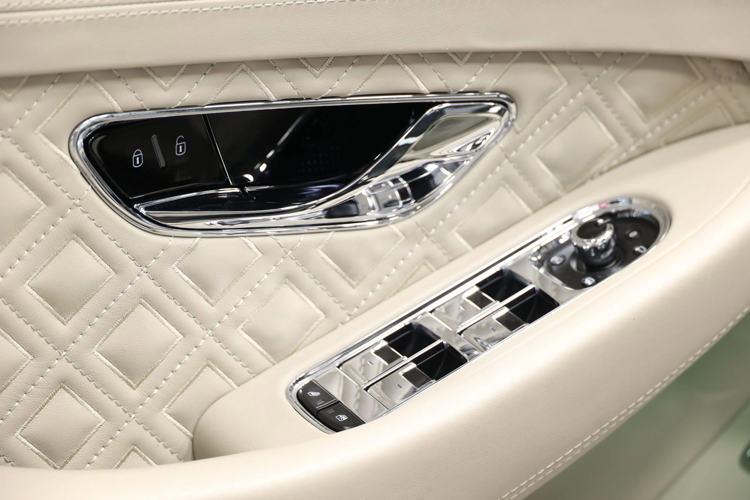 Used 2021 Bentley Continental GT image 13